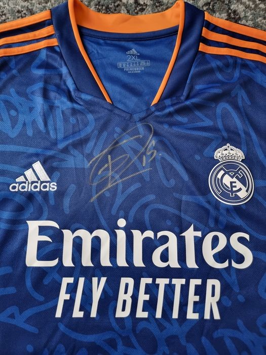 Federico Valverde S Real Madrid 2021 22 Signed Away Shirt CharityStars