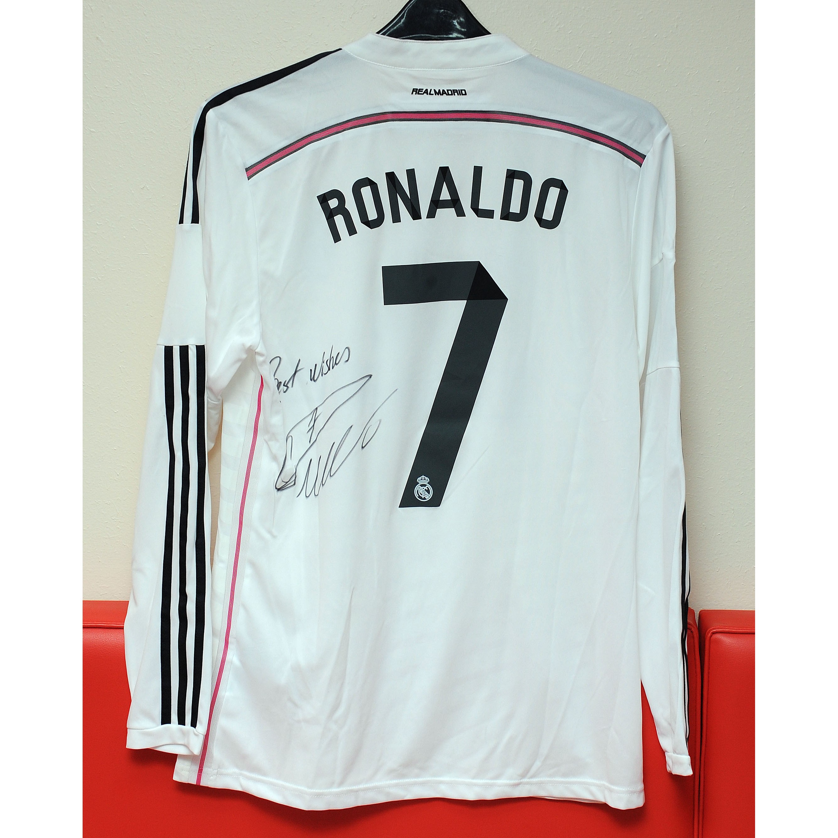 Real Madrid shirt signed by Cristiano Ronaldo - CharityStars