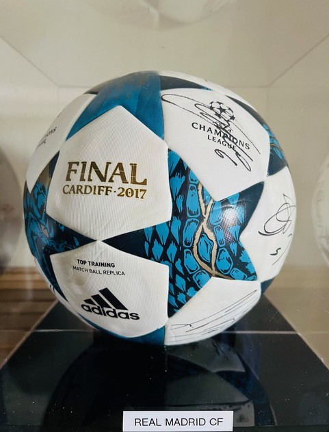Cardiff 2017 UEFA Champions League Ball Signed by Real Madrid Team