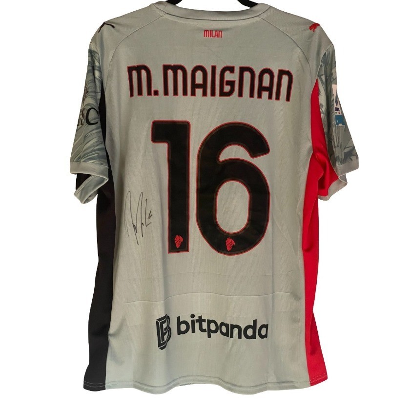 Maignan's Milan Signed Official Shirt, 2025/26