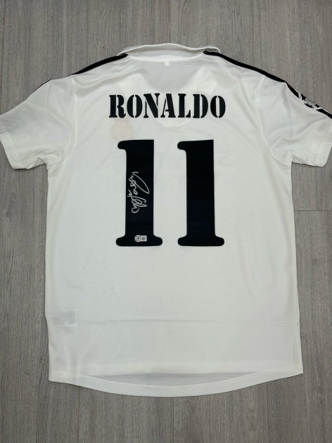 Ronaldo Nazário's Real Madrid 2004/05 Signed Shirt