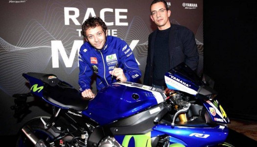 Valentino Rossi Personally Delivers His New Yamaha To CharityStars Bidder