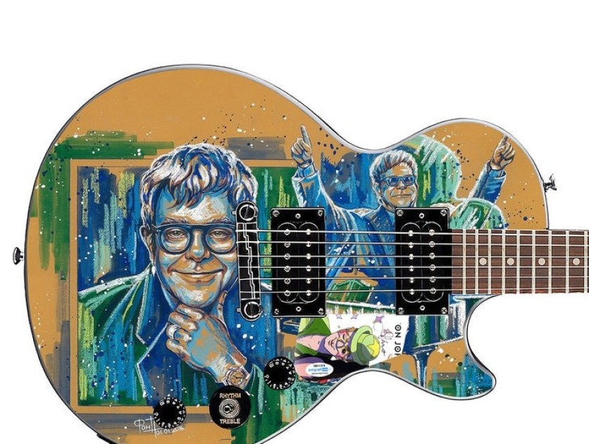 Pickguard firmato da Elton John su una chitarra Epiphone Les Paul personalizzata