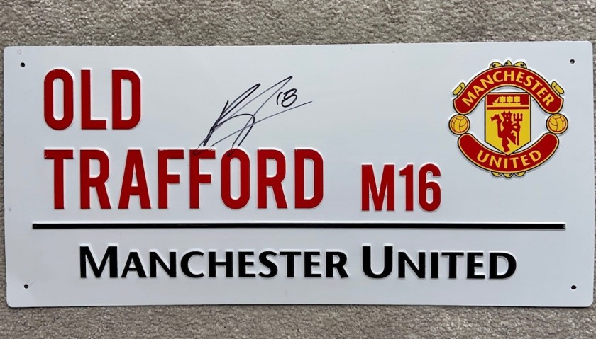 Targa stradale "Old Trafford - Manchester United" autografata da Bruno Fernandes 