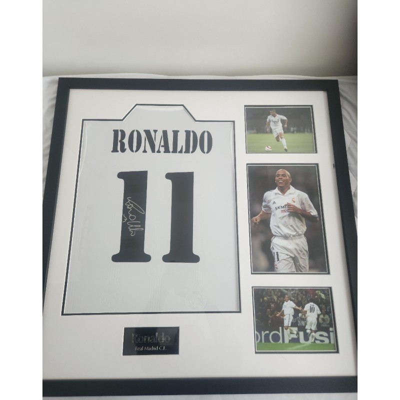 Maglia del Real Madrid 2002/03 firmata e incorniciata da Ronaldo Nazário