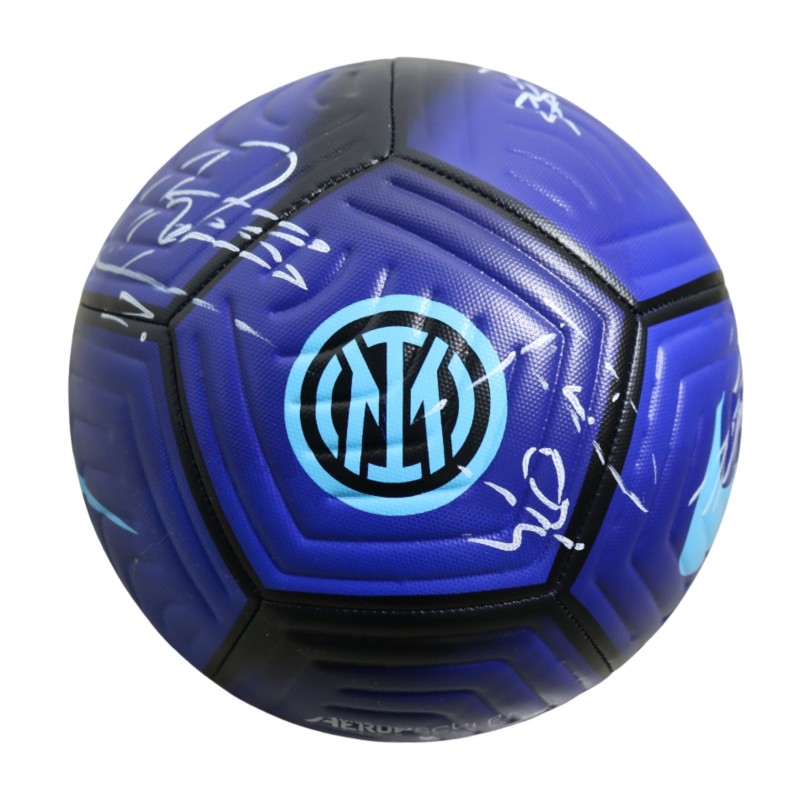 Inter Official Football, 2025/26 - Signed by the Squad