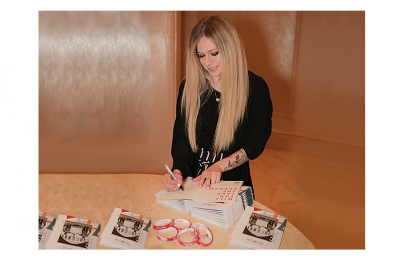 Avril Signed Special Olympics Opening Ceremony Pack