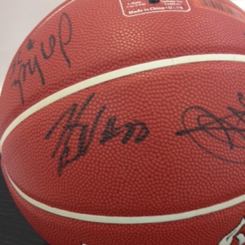 Basketball signed by ACB FC Barcelona team