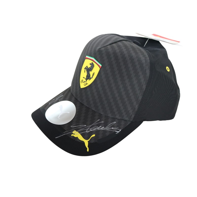 Cappellino ufficiale Scuderia Ferrari Monza 2024 - Autografata da Carlos Sainz e Charles Leclerc