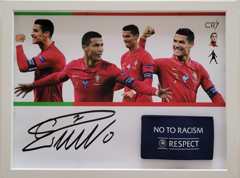 Quadro Fascia capitano Portogallo "No To Racism" preparata - Con fotografia autografata da Cristiano Ronaldo