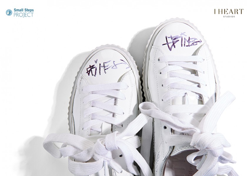 Sneakers Puma Autografate da Grimes