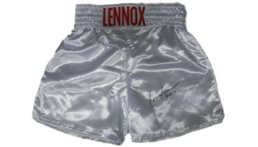 Pantaloncini da boxe autografati a mano da Lennox Lewis 