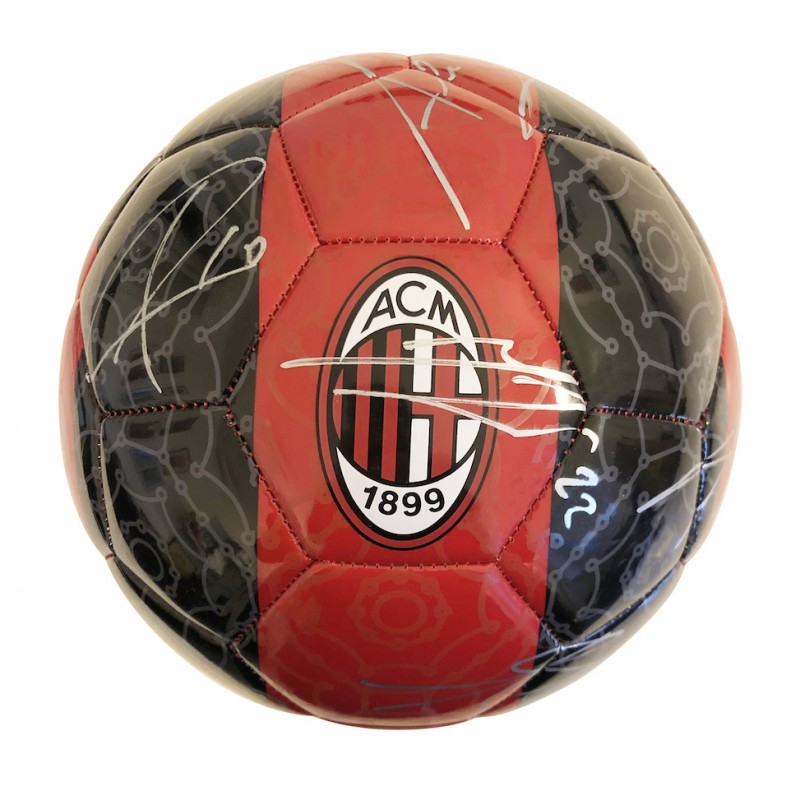 Official A.C. Milan Football, 2020-2021 - Signed by the Squad