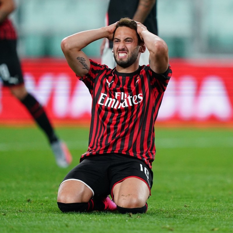 Calhanoglu's Worn and Signed Shirt, Juventus-Milan - "Andrà Tutto Bene"