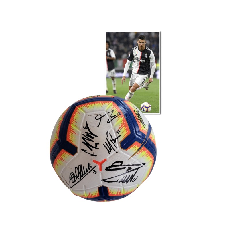 Pallone Juventus Match-Ball Serie A, 2018/19 - Autografato da Ronaldo e la Squadra