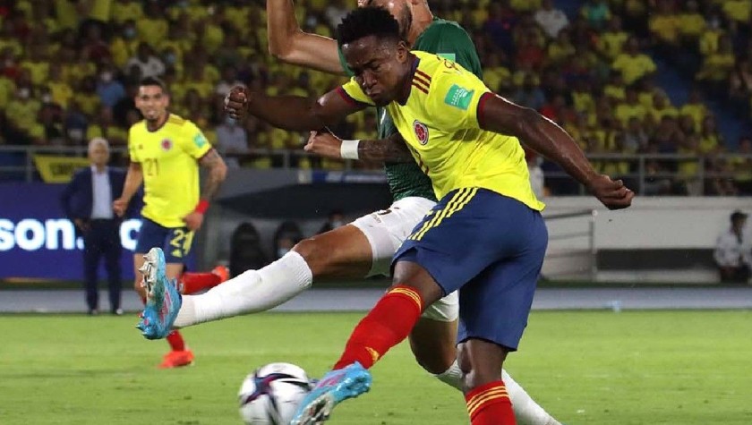 Luis Sinisterra's Colombia 2022 World Cup Signed Shirt