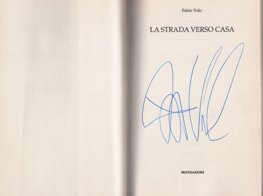 Book "La strada verso casa" signed by the author Fabio Volo