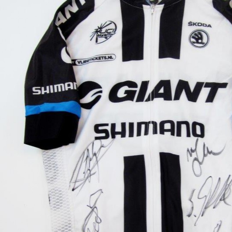 Giro d'Italia Giant-Shimano Team jersey signed by the team