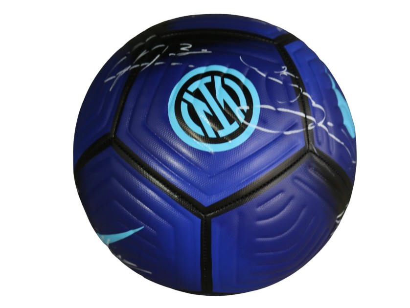Inter Official Football, 2025/26 - Signed by the Squad