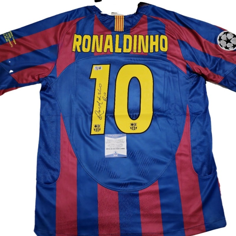 Maglia firmata da Ronaldinho per l'FC Barcelona 2005/06