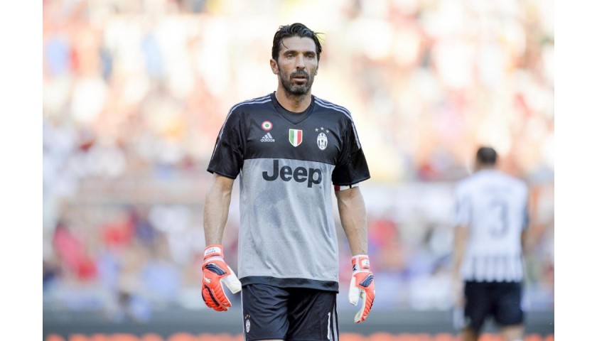 Buffon's Juventus Official Signed Shirt, 2015/16 - CharityStars