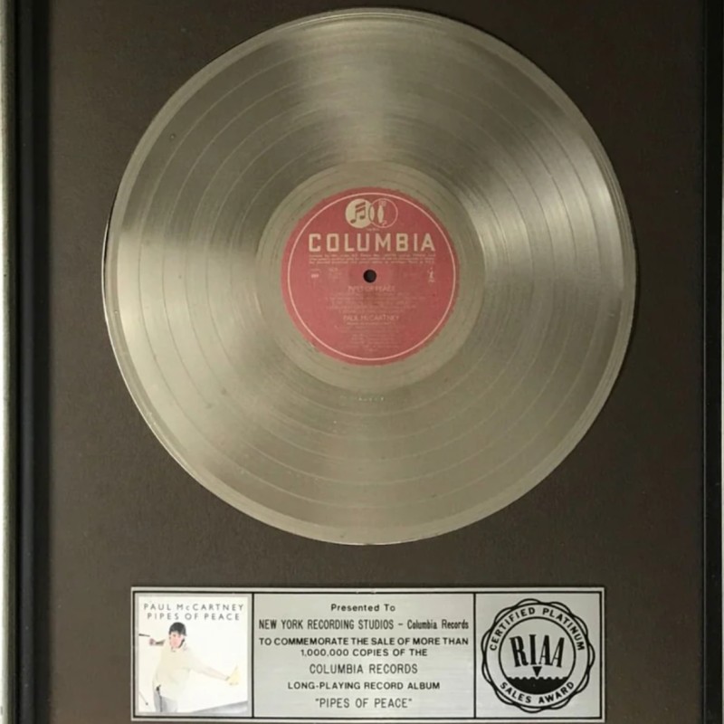 Paul McCartney “Pipes of Pieces” Premio RIAA per l'album al platino