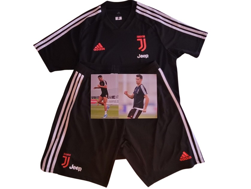 Cristiano Ronaldo's Juventus Training Issued Kit, 2020/21