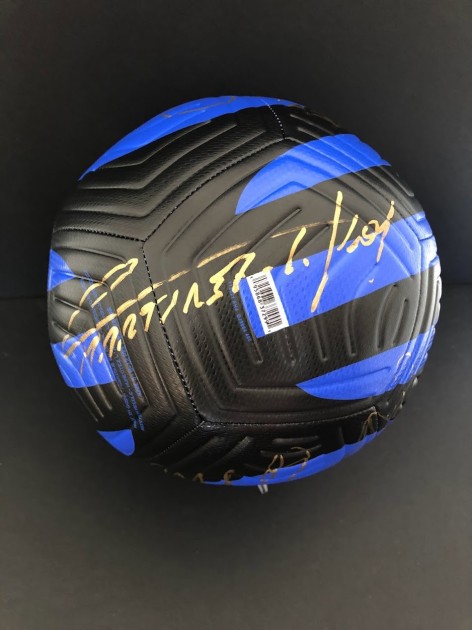 PUPI Onlus - Pallone Inter autografato dalla squadra