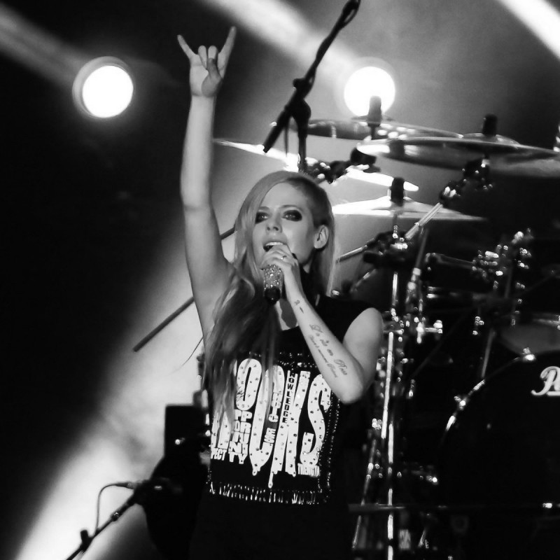 Early Access VIP Tickets for Avril Lavigne in Paris, France 