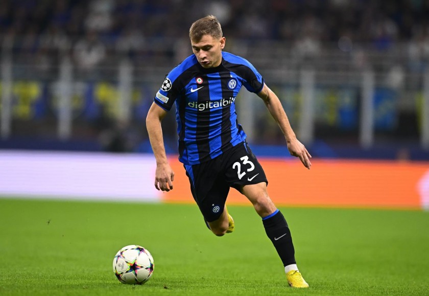 Barella Official Inter Shirt, 2022/23 - Signed by the Squad