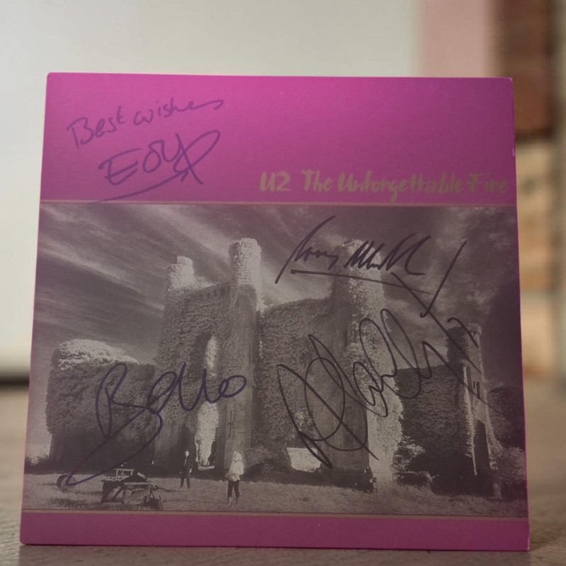 LP in vinile degli U2 "The Unforgettable Fire" - Autografato