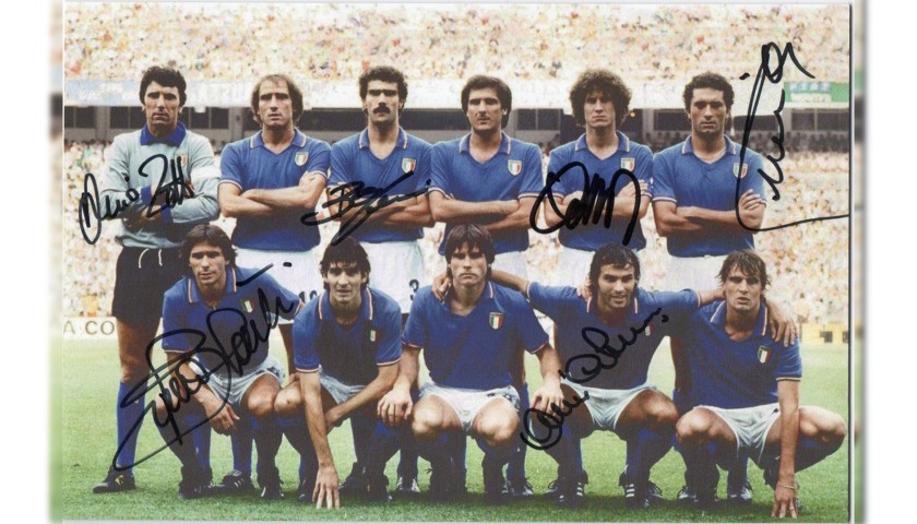 Italy 1982 Photograph - Signed by the World Champions