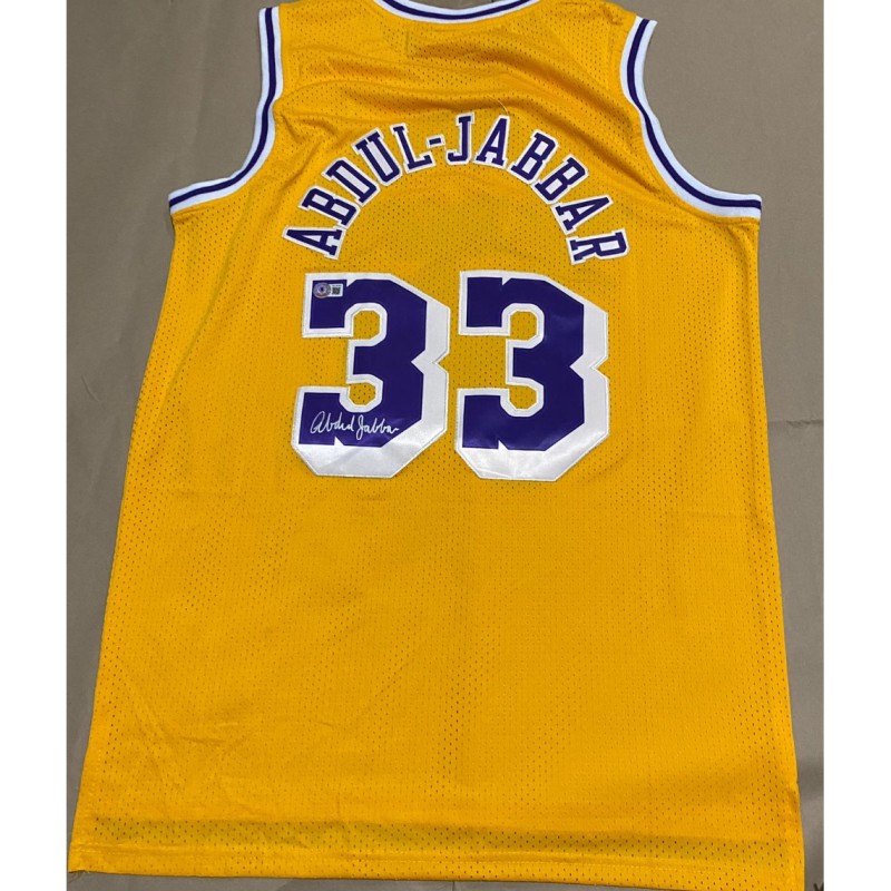 Maglia firmata da Kareem Abdul-Jabbar dei Los Angeles Lakers