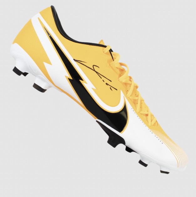Luka Modric's Signed Boot - Nike Mercurial Vapor Academy FG