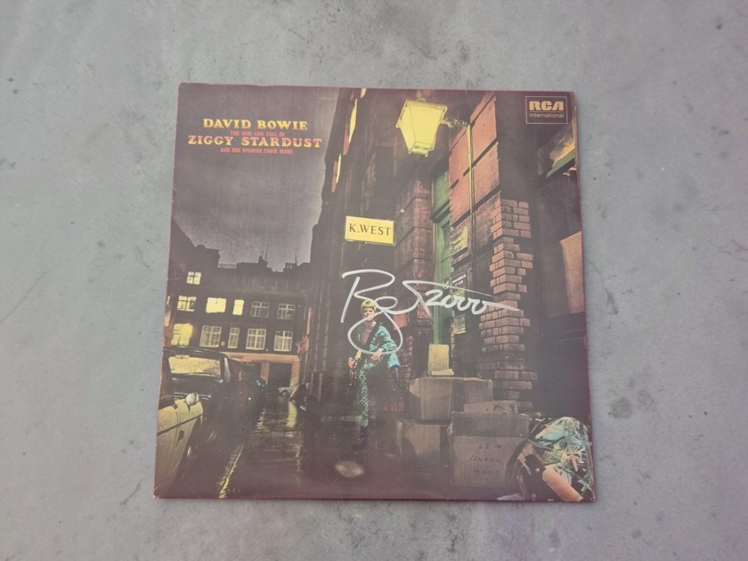 LP in vinile di "Ziggy Stardust" autografato da David Bowie