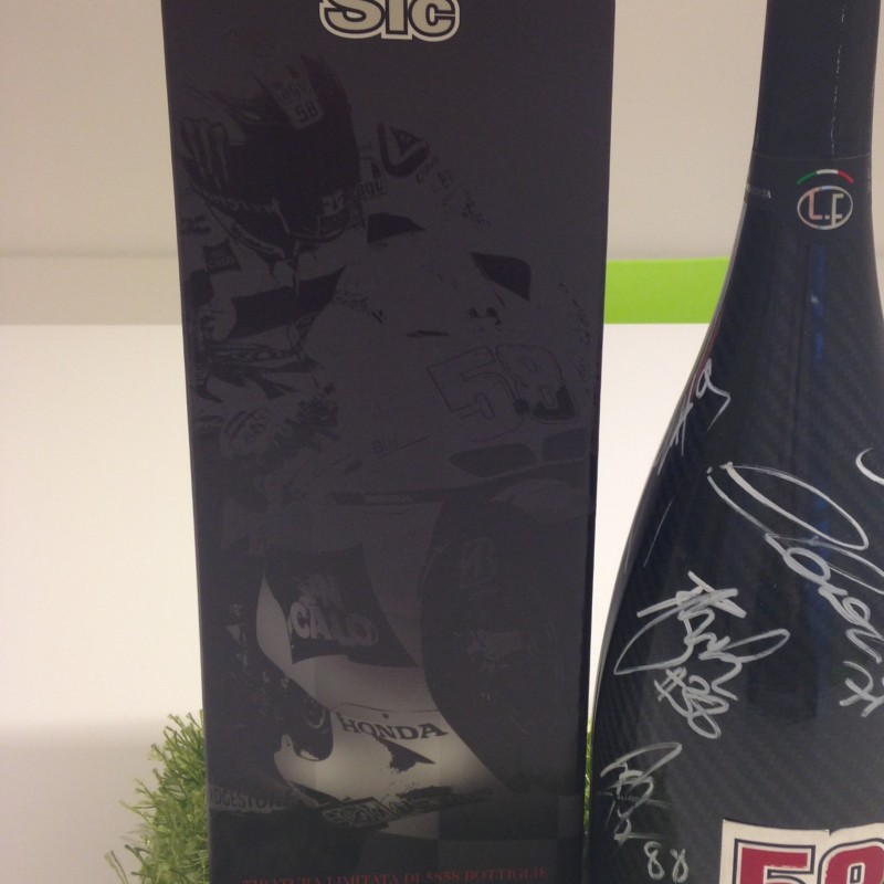 Bottle signed by Moto GP pilots, limited edition