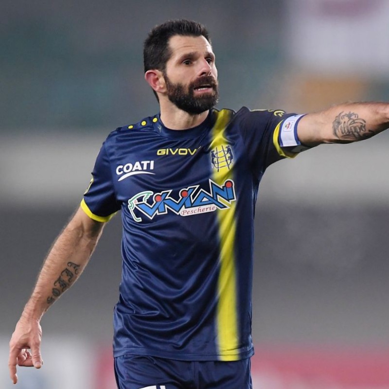 Pellissier's Official Chievo Verona Signed Shirt, 2018/19 