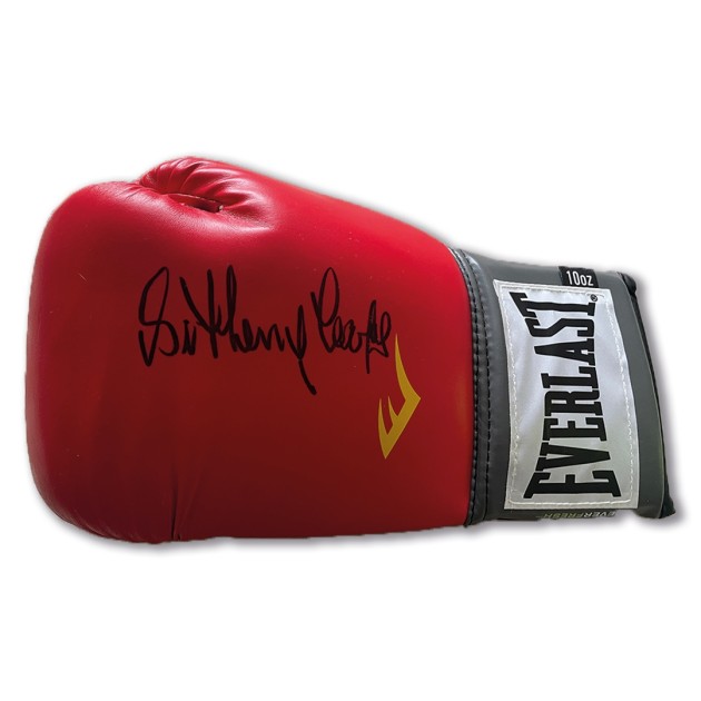 Guantone da boxe firmato da Henry Cooper - CharityStars