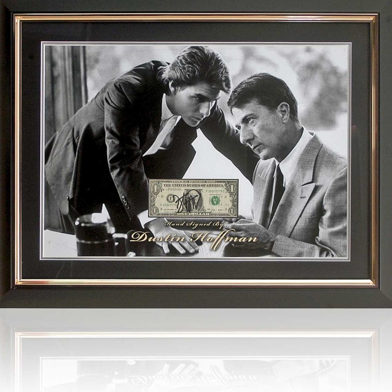 Presentazione di una banconota da un dollaro USA firmata da Dustin Hoffman