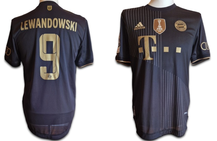 Lewandowski's 2021/22 Bayern Munich Champions League Match-Issued Shirt