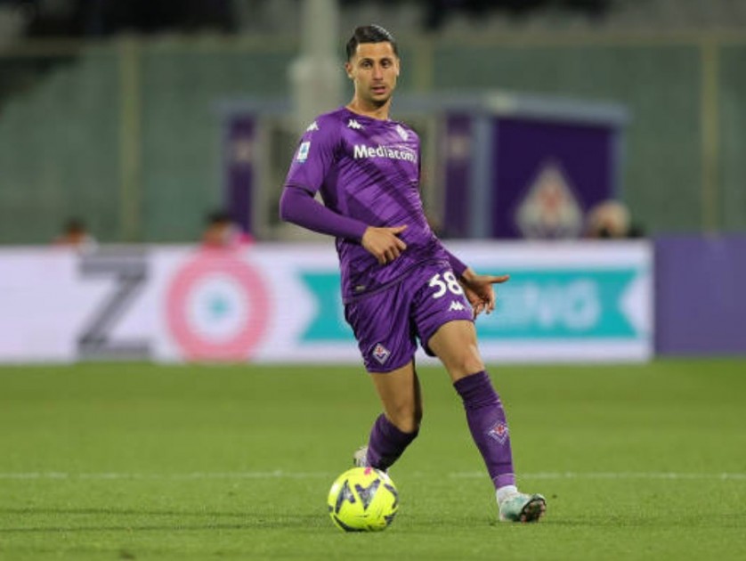 Florence, Italy. 05th Feb, 2023. ACF Fiorentina flag of Artemio