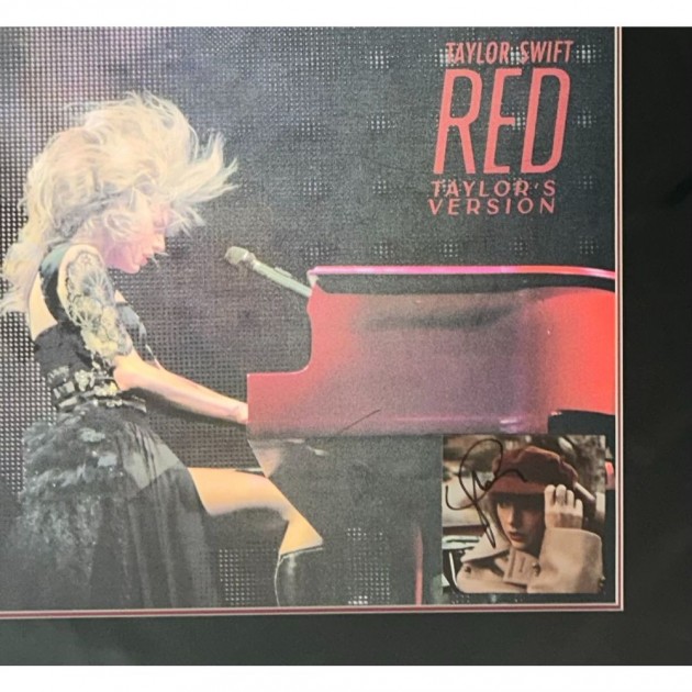 Display vinile Folklore incorniciato autografato da Taylor Swift -  CharityStars