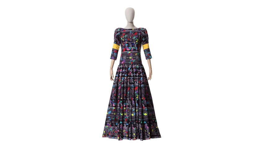 Traditional Dress by Beatriz Peñalver