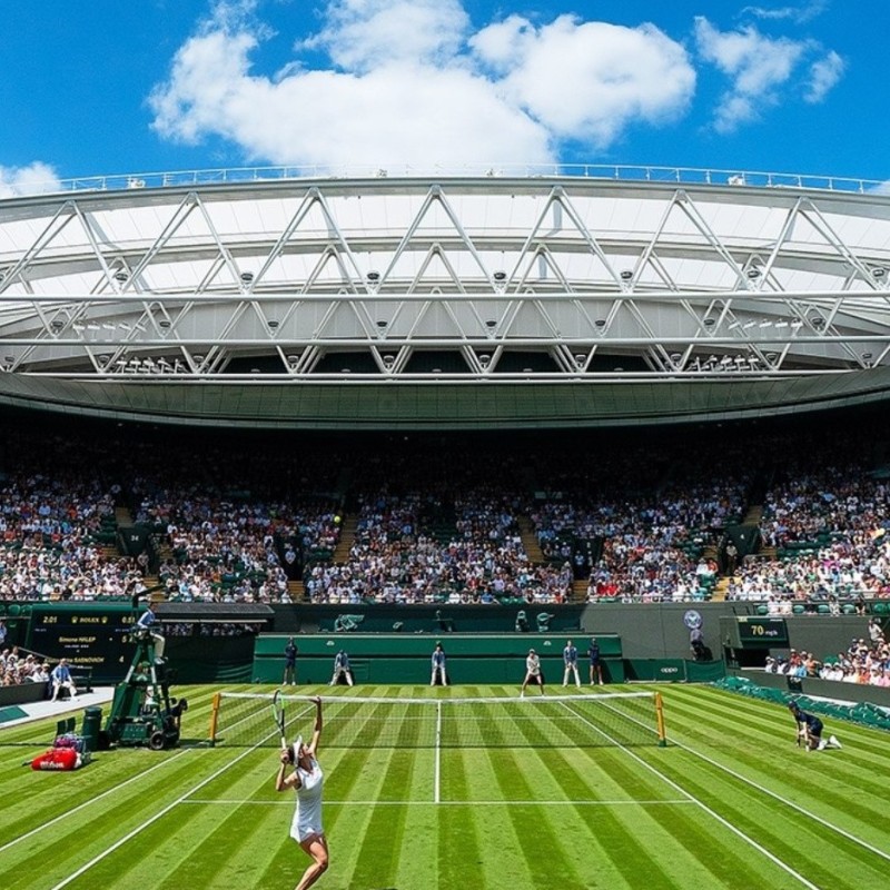 Corte n. 1 di Wimbledon con soggiorno di una notte con prima colazione al Tower Hotel per due persone - Sabato 12 luglio 2025