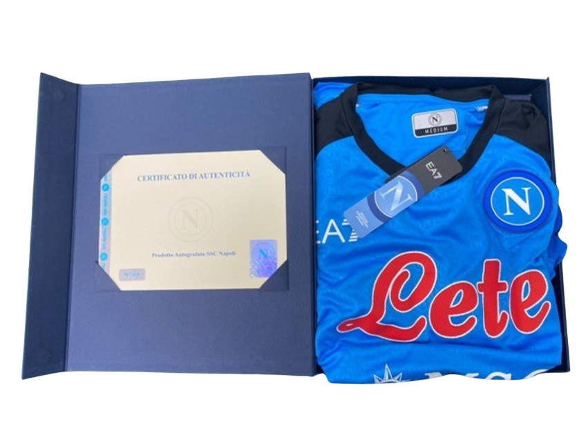 Napoli's Limited Edition Campioni d'Italia Box - Signed by the team