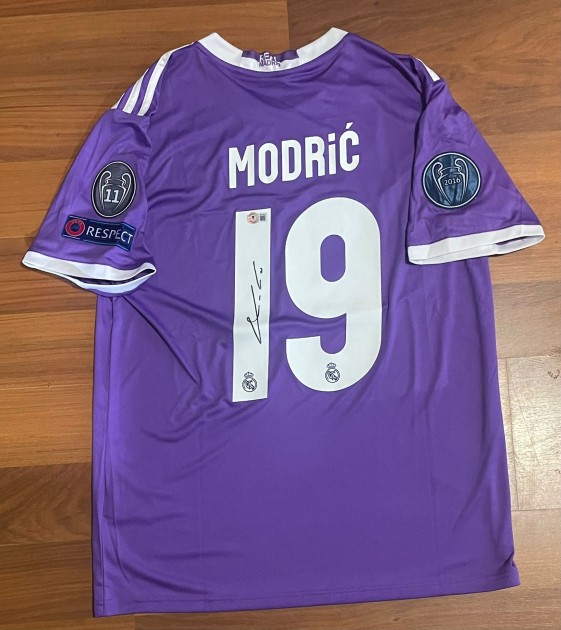 Luka Modric Real Madrid 2016/17 Signed Replica Away Shirt