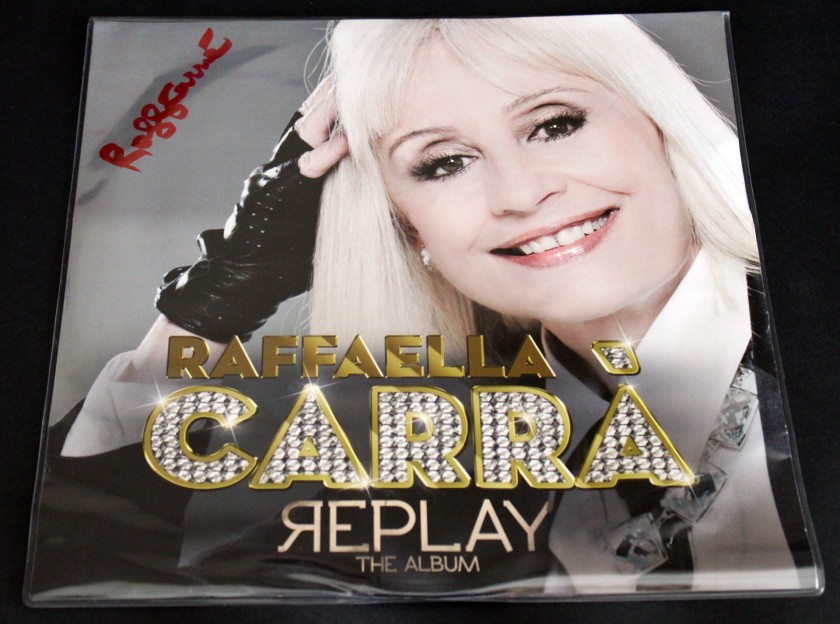 "Replay" Vinyl Single Signed by Raffaella Carrà