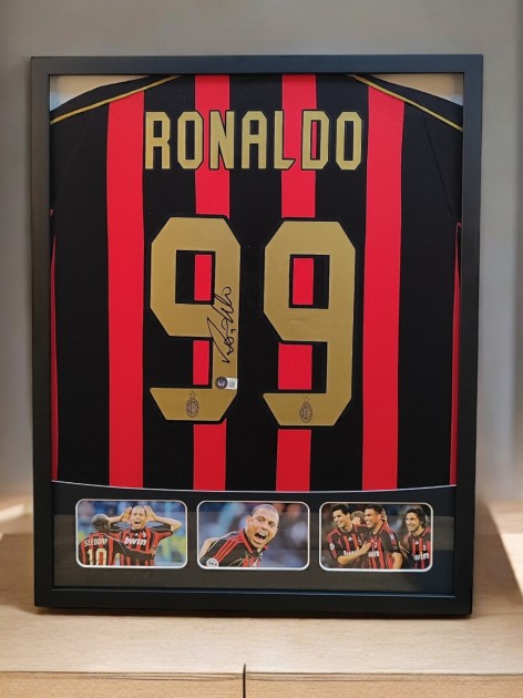 Camicia del Milan di Ronaldo firmata e incorniciata