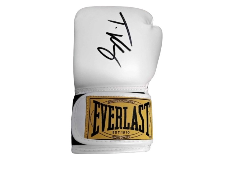 Guantone autografato da Tyson Fury