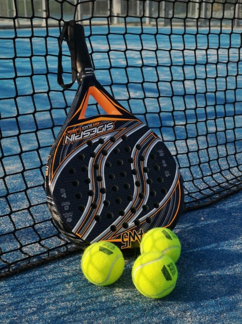 Take the court with two players of the  Italian National Padel Team